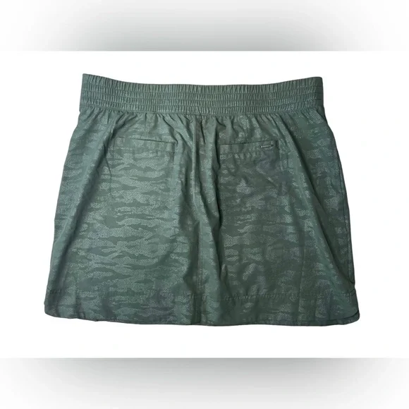 Orvis Size XL Green Camo Embossed Print Active Performance Skort Womens - Picture 7 of 15